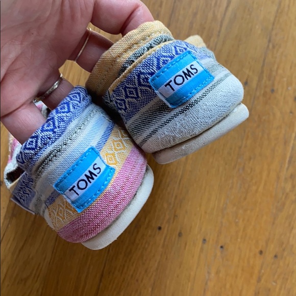 Pastel Tribal Print Toms Alpargatas Women’s 7 - Picture 9 of 11